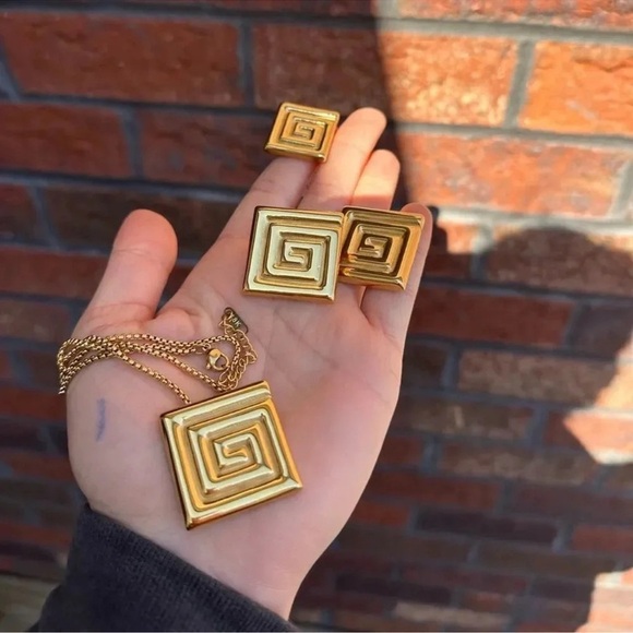 Santorini 18K Gold Stainless Steel Loop Set - Picture 11 of 11